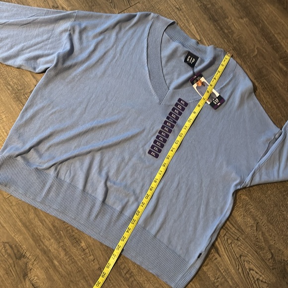 GAP English Manor V-Neck Knit - Picture 14 of 16